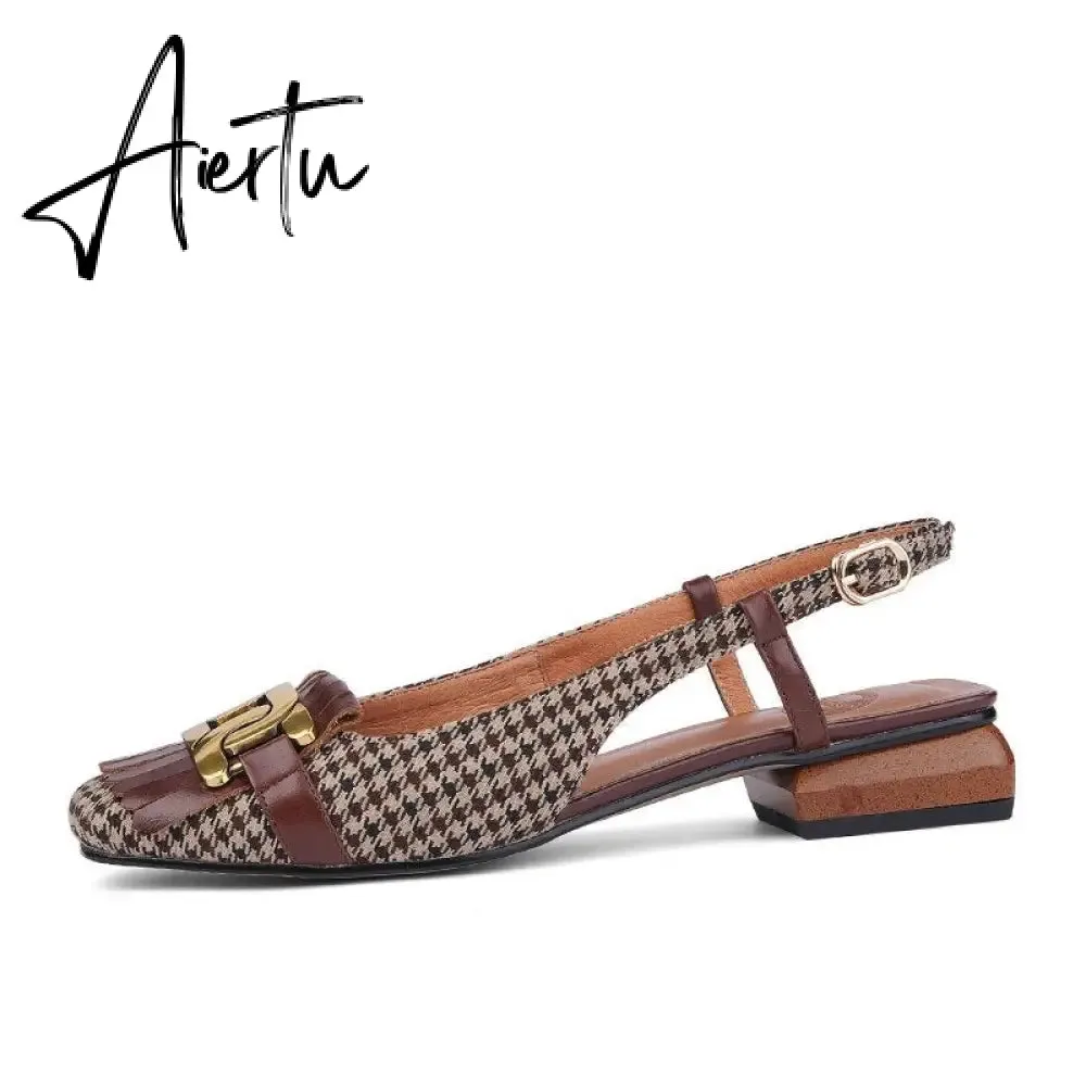 Aiertu  New Retro Style Female Summer Fashion Low-heeled Square Head Leather Hollow Fine Heel Baotou Metal Decoration Woman Sandals