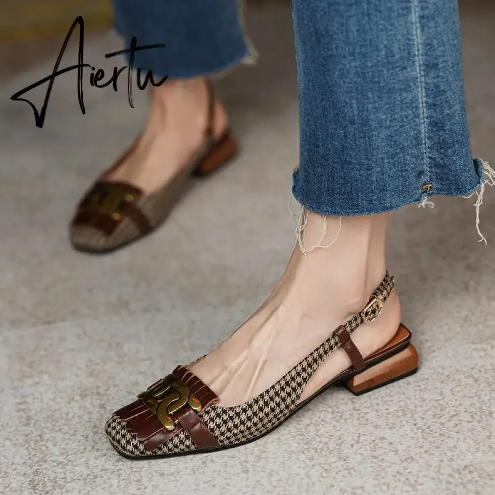 Aiertu  New Retro Style Female Summer Fashion Low-heeled Square Head Leather Hollow Fine Heel Baotou Metal Decoration Woman Sandals