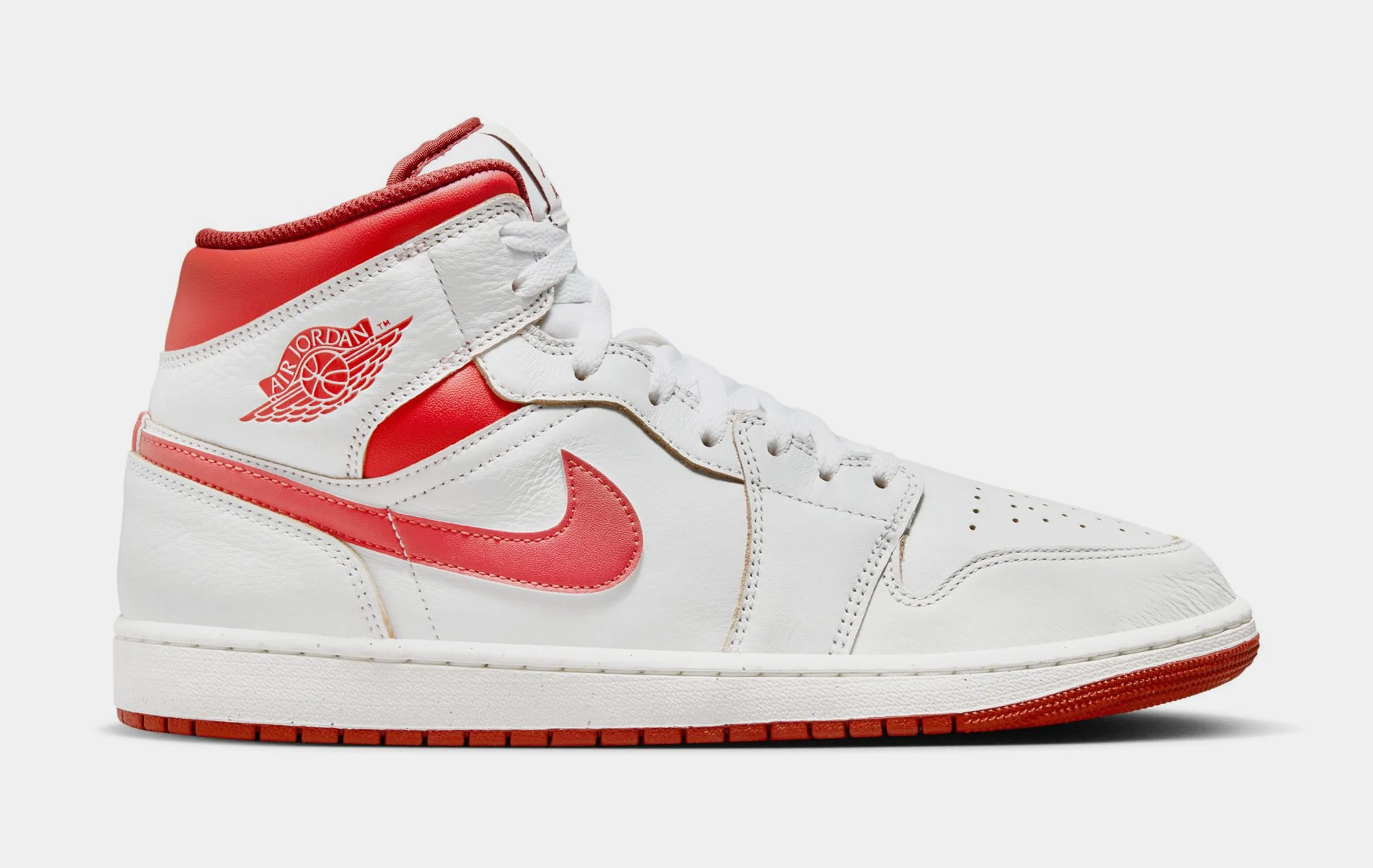 Air Jordan 1 Retro Mid SE Dune Red Mens Lifestyle Shoes (White/Dune Red)