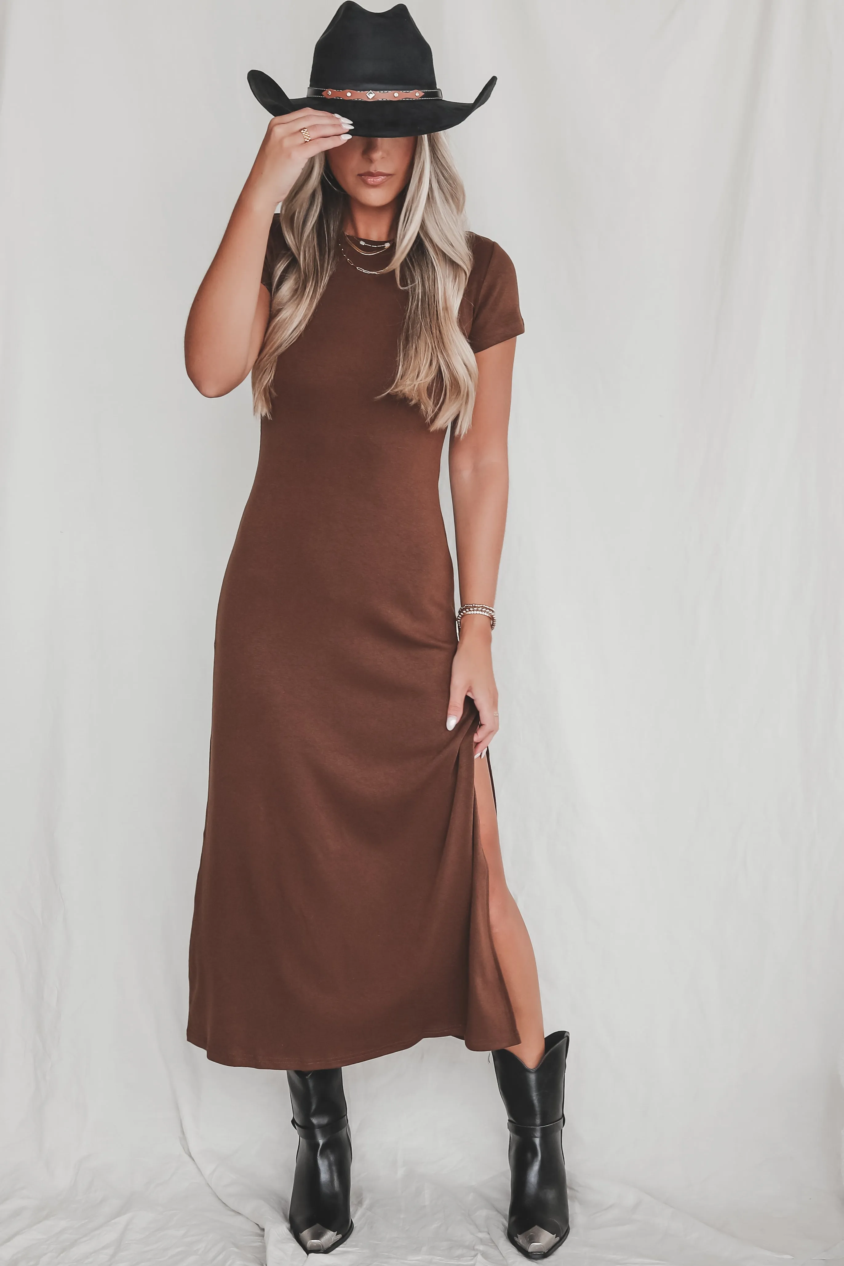 An Every Weekend Look Short Sleeve Maxi Dress