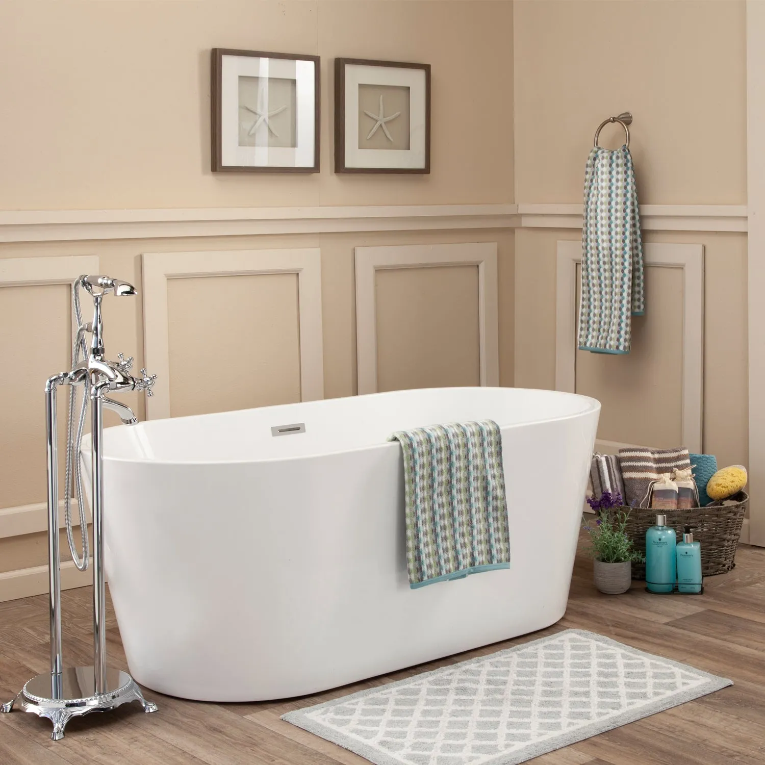 Cielo Freestanding Soaking Acrylic Bathtub