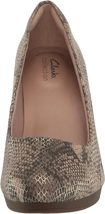 Clarks Women's Ambyr Joy Pump, Beige Metallic Textile