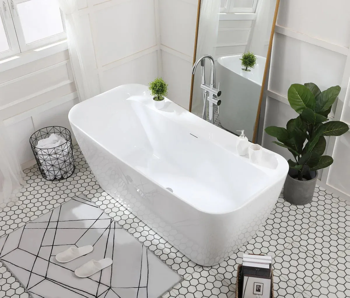 Harrieta 67" Soaking Bathtub