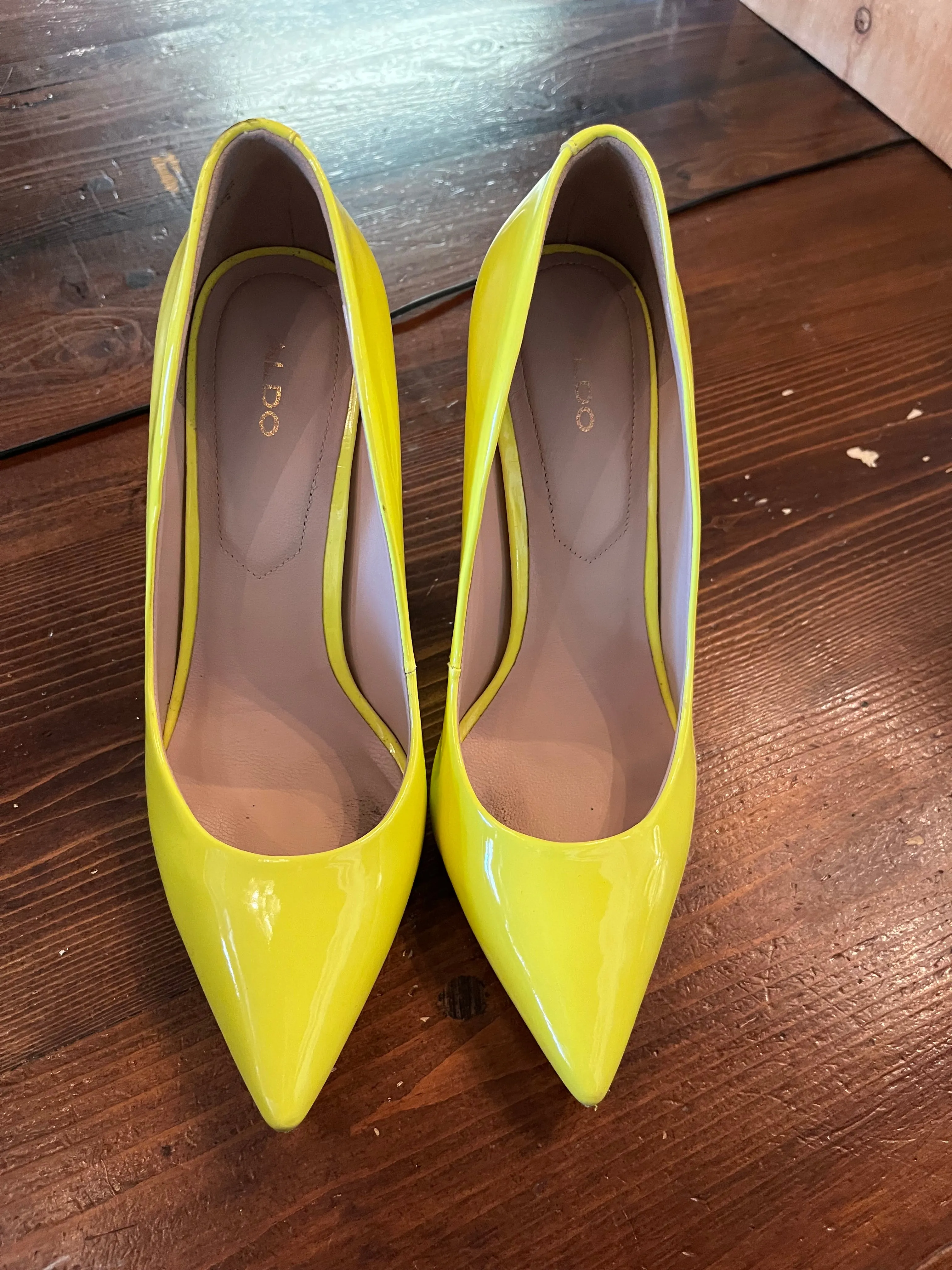 Neon Yellow Aldo Pumps (Size 8)