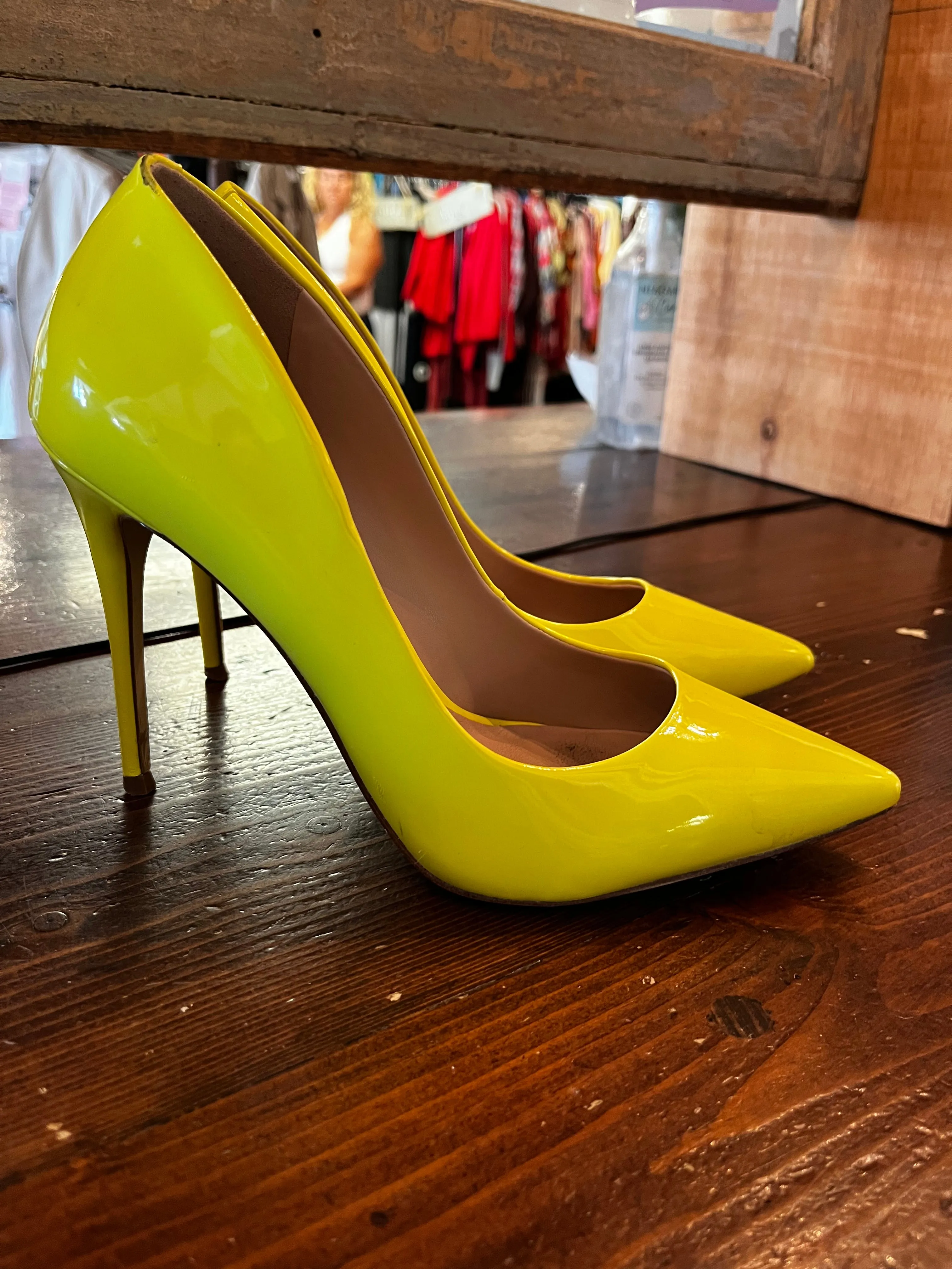 Neon Yellow Aldo Pumps (Size 8)