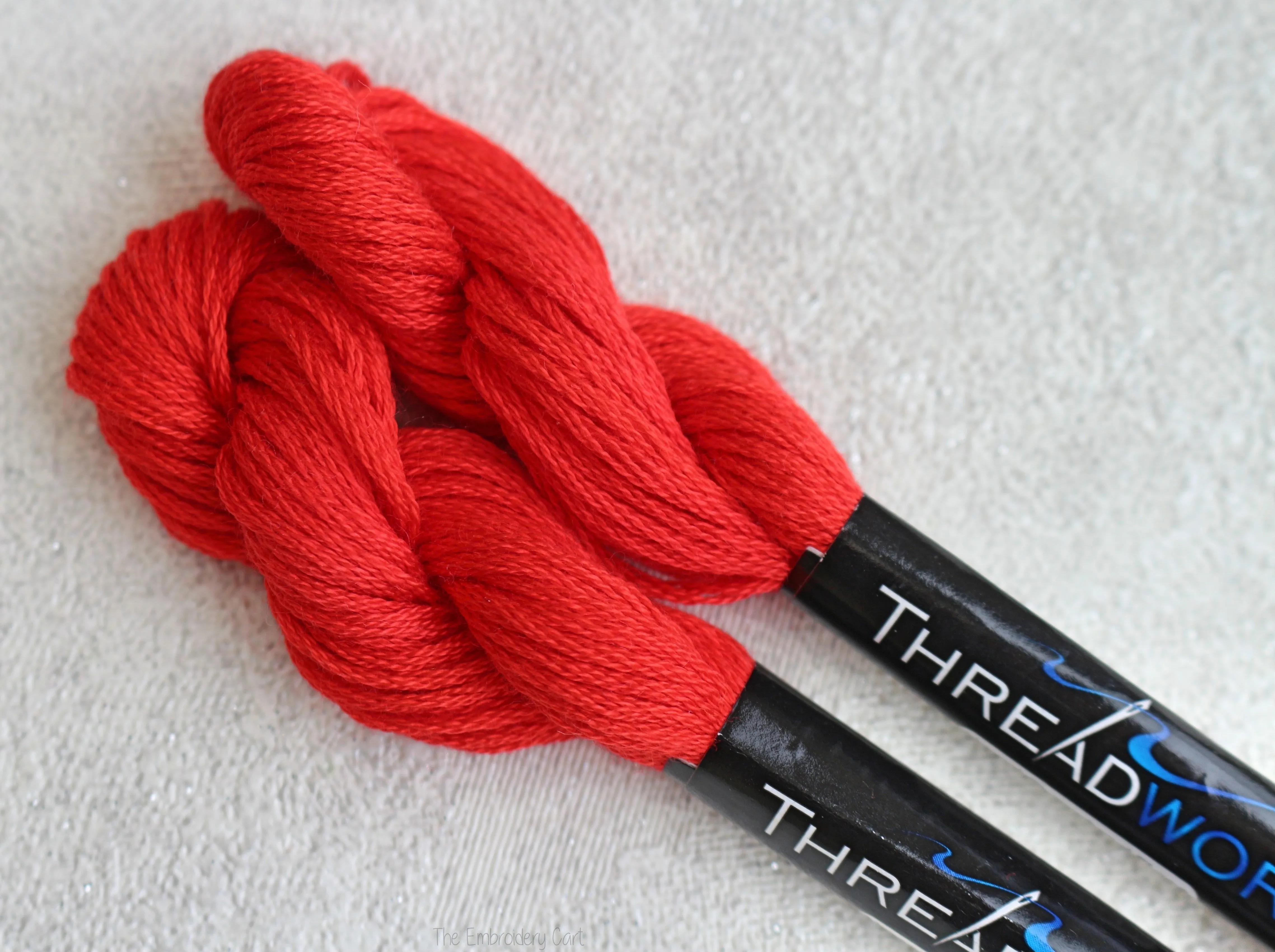 ThreadworX Bright Red 10902 - Bright Red Variegated Embroidery Thread