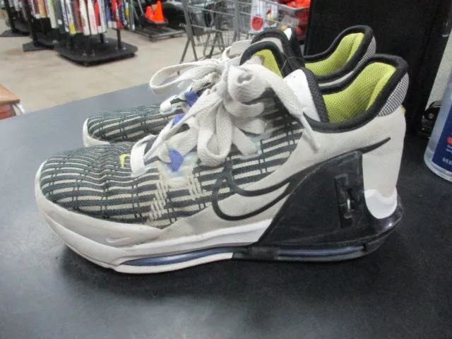 Used Nike Witness LJ Basketball Shoes Size 3.5